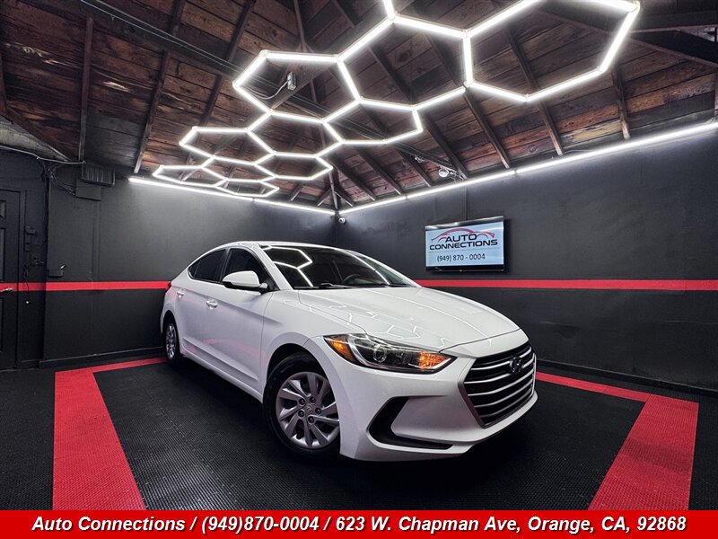 Used 2018 Hyundai Elantra SE FWD image 1