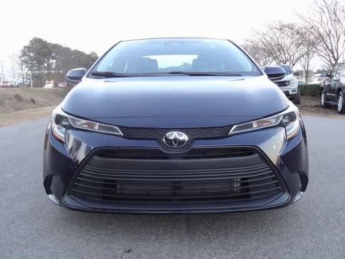 Used 2025 Toyota Corolla LE image 5