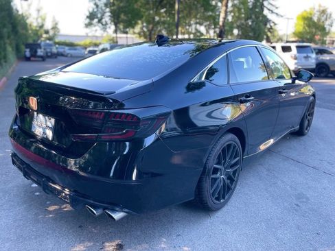 Used 2018 Honda Accord Sport image 4