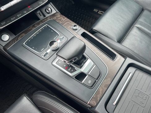 Used 2019 Audi Q5 Prestige w/ Prestige Package image 12