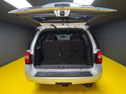 Used 2017 Ford Expedition XLT RWD image 12