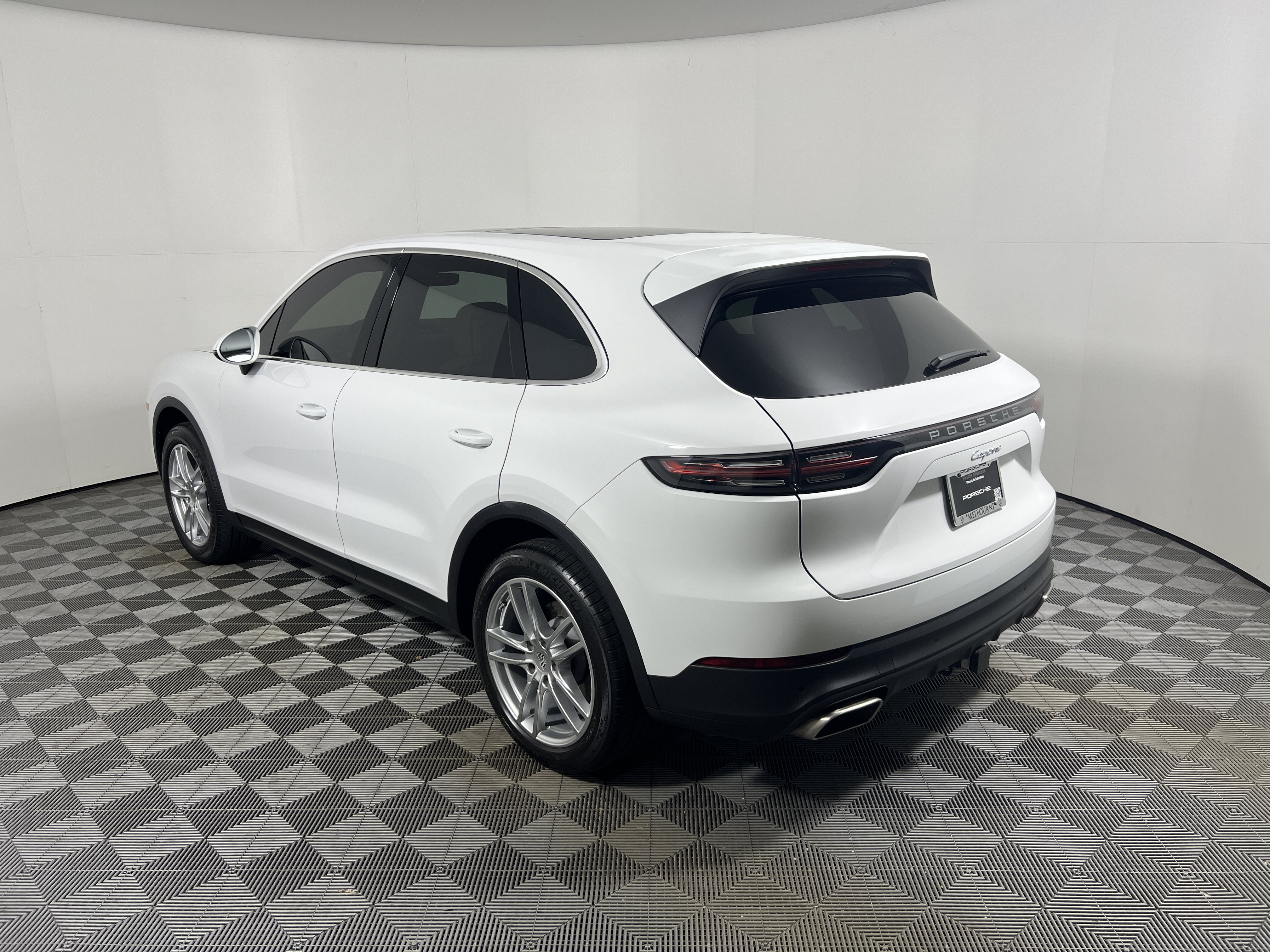 Certified 2023 Porsche Cayenne AWD/4WD image 3
