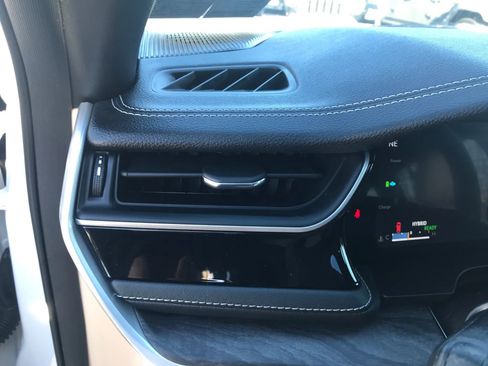 Used 2023 Jeep Grand Cherokee Sport Utility 4D image 14