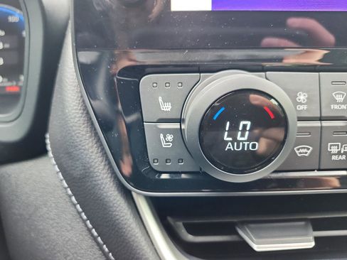 Used 2024 Toyota Grand Highlander AWD image 19