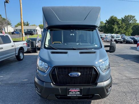 Used 2022 Ford Transit 350 DRW RWD image 3