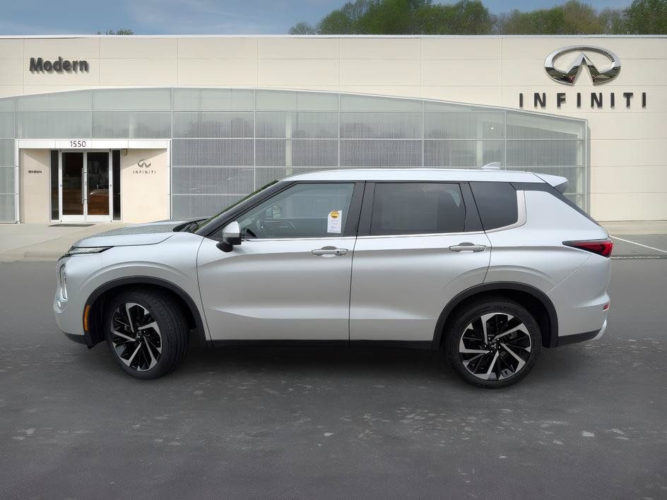 Used 2024 Mitsubishi Outlander SE AWD/4WD image 6