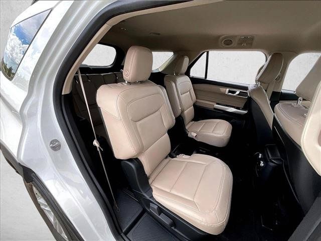 Used 2020 Ford Explorer XLT w/ Equipment Group 202A AWD/4WD image 25