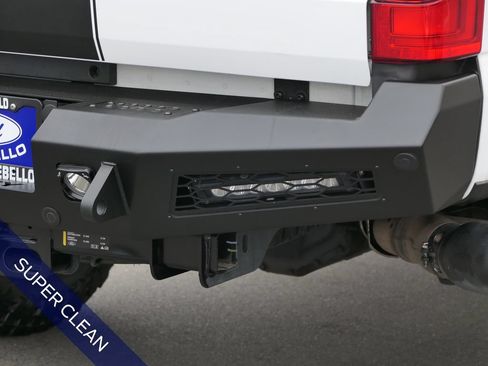 Used 2022 Ford F250 Lariat w/ Lariat Ultimate Package AWD/4WD image 6
