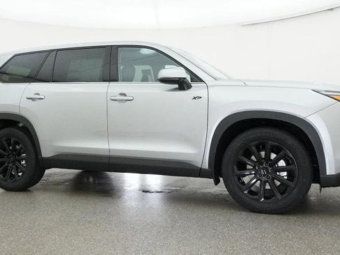 New 2026 Toyota Grand Highlander FWD image 28