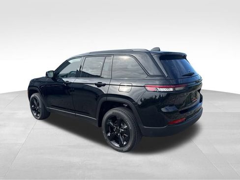 New 2025 Jeep Grand Cherokee Altitude AWD/4WD image 3