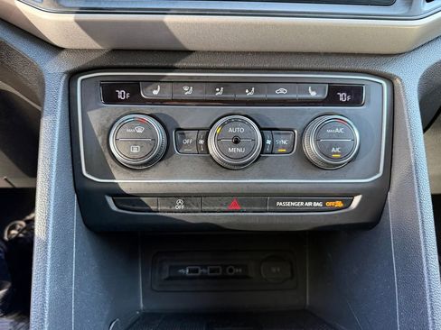 Used 2020 Volkswagen Atlas Cross Sport SE w/ Panoramic Sunroof Package AWD/4WD image 18