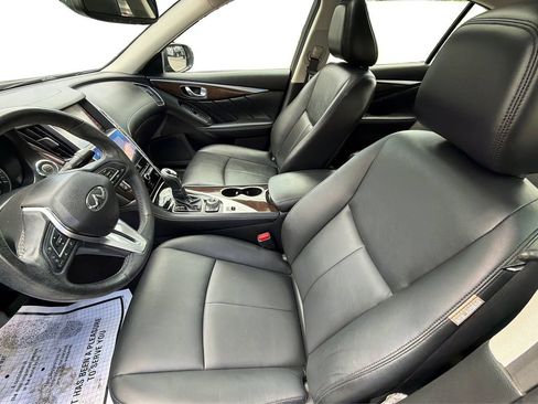 Used 2018 INFINITI Q50 Luxe w/ Essential Package (3.0T Luxe) AWD/4WD image 9