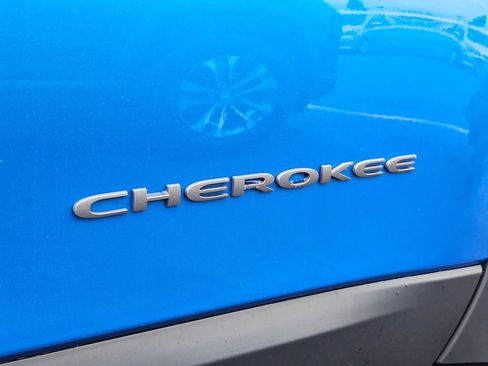 Used 2020 Jeep Cherokee Trailhawk w/ Cold Weather Group AWD/4WD image 27