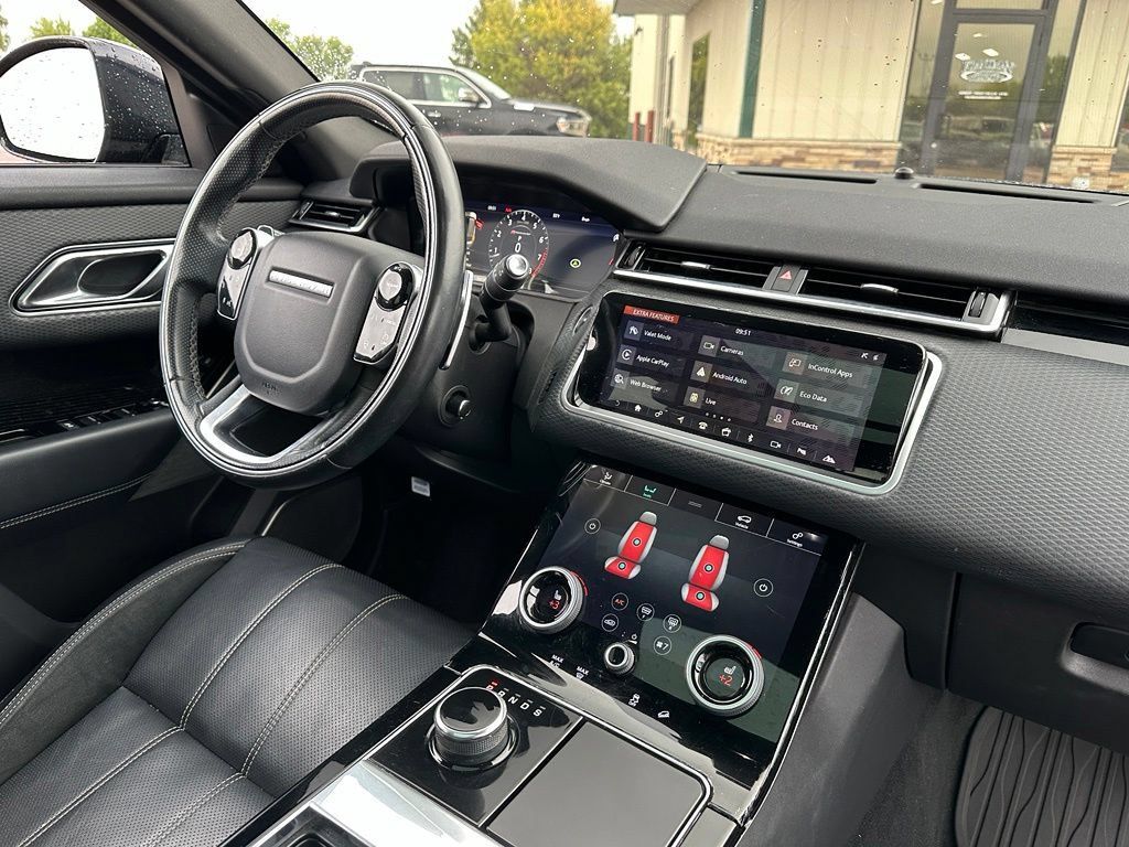 Used 2018 Land Rover Range Rover Velar R-Dynamic SE AWD/4WD image 32