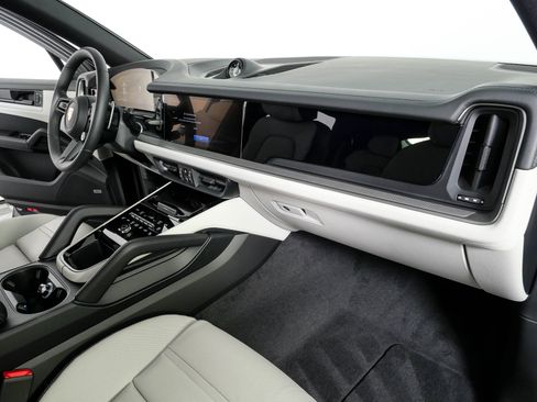 New 2026 Porsche Cayenne S AWD/4WD image 26