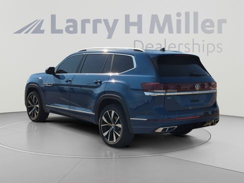 Used 2025 Volkswagen Atlas SEL Premium R-Line AWD/4WD image 3
