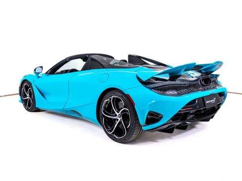 Used 2026 McLaren 750S Spider RWD image 5