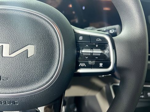 New 2026 Kia Carnival LX image 17