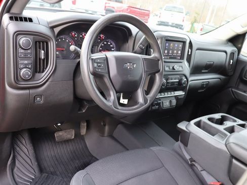 Used 2021 Chevrolet Silverado 1500 Custom Trail Boss w/ LPO, Dark Essentials Package image 5