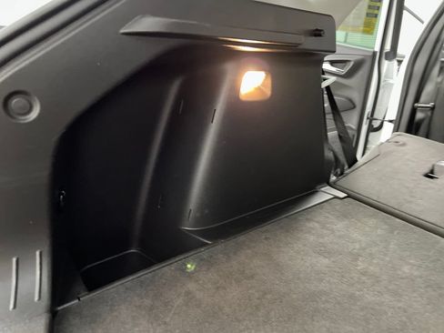 Used 2025 Chevrolet Trax LT FWD image 36