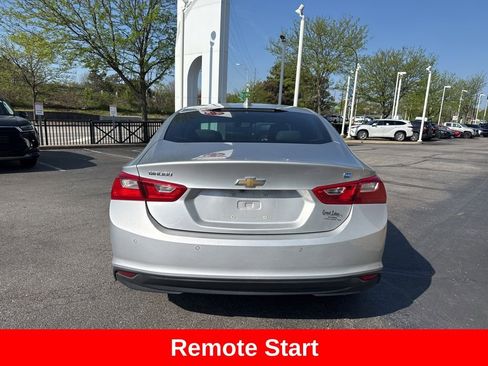 Used 2017 Chevrolet Malibu Hybrid w/ Leather Package FWD image 6