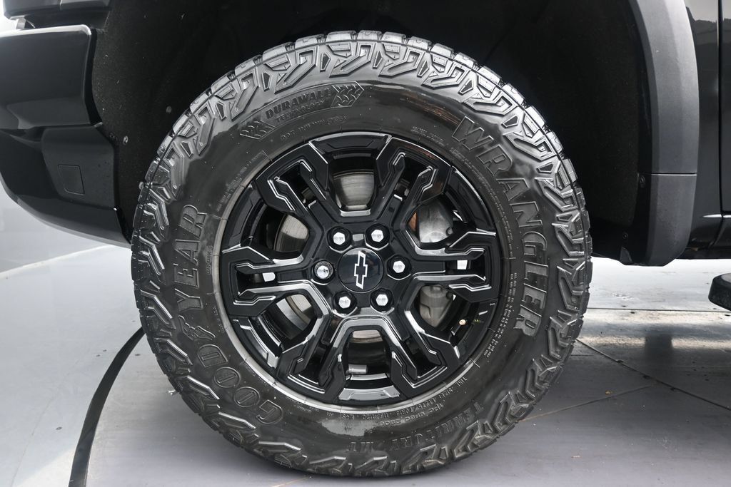Used 2023 Chevrolet Silverado 1500 ZR2 w/ Technology Package AWD/4WD image 10
