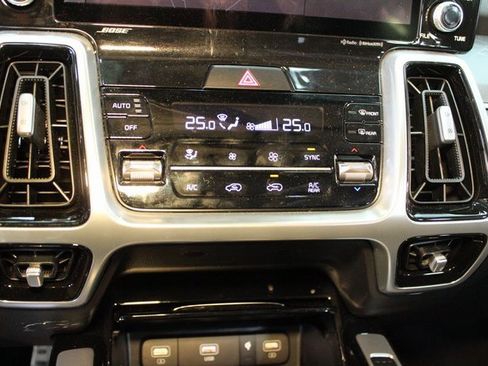 Used 2022 Kia Sorento SX image 29