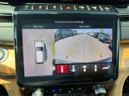 Used 2023 Jeep Grand Cherokee Summit AWD/4WD image 21