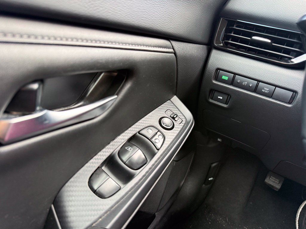 Used 2024 Nissan Sentra SV w/ All-Weather Package FWD image 7