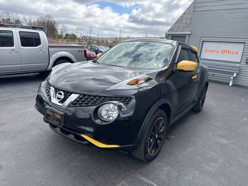 Used 2016 Nissan Juke SV AWD/4WD image 3