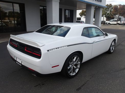 Used 2022 Dodge Challenger GT image 9