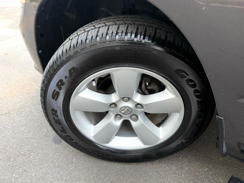 Used 2015 RAM 1500 Express image 33