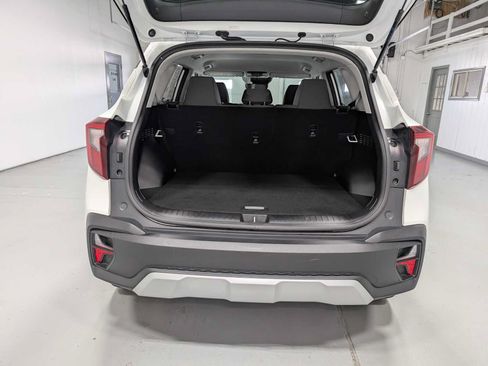 Used 2024 Kia Seltos LX AWD/4WD image 36