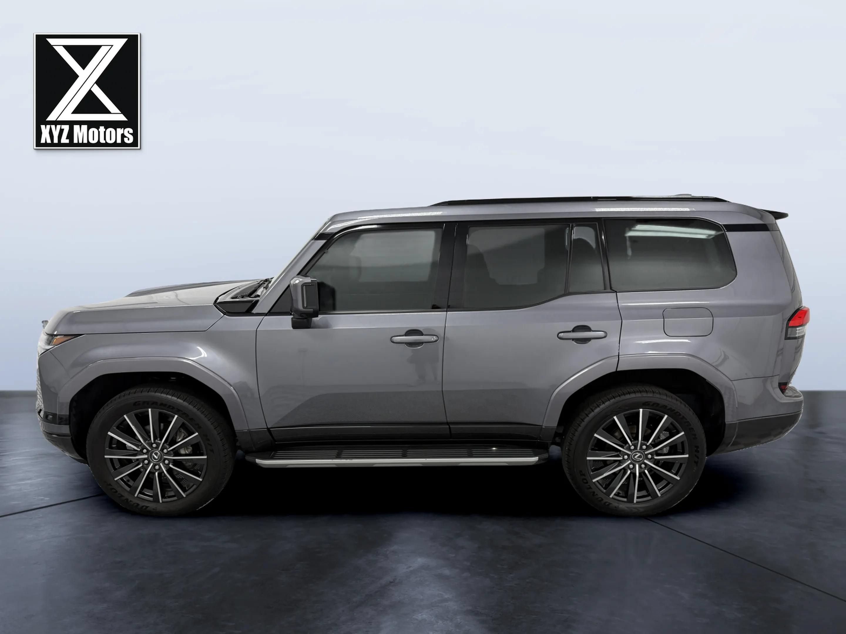 Used 2025 Lexus GX 550 w/ Accessory Package (Z1) AWD/4WD image 3