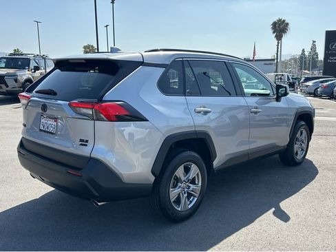 Used 2022 Toyota RAV4 XLE w/ Convenience Package AWD/4WD image 6
