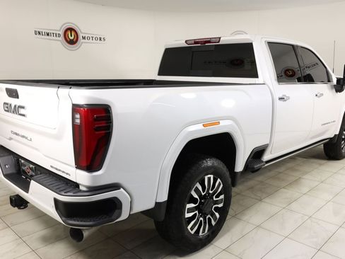 Used 2025 GMC Sierra 2500 Denali Ultimate AWD/4WD image 3