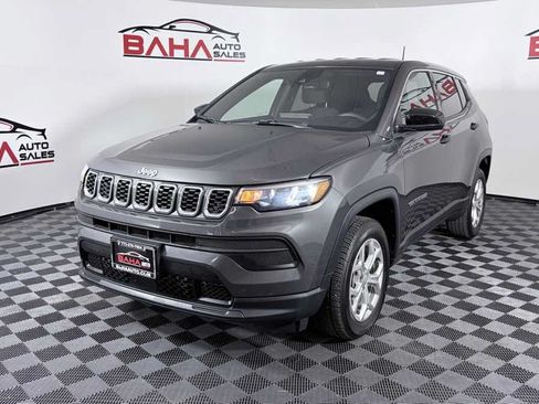 Used 2024 Jeep Compass Sport AWD/4WD image 2