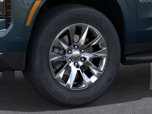 New 2026 Chevrolet Suburban Premier image 9