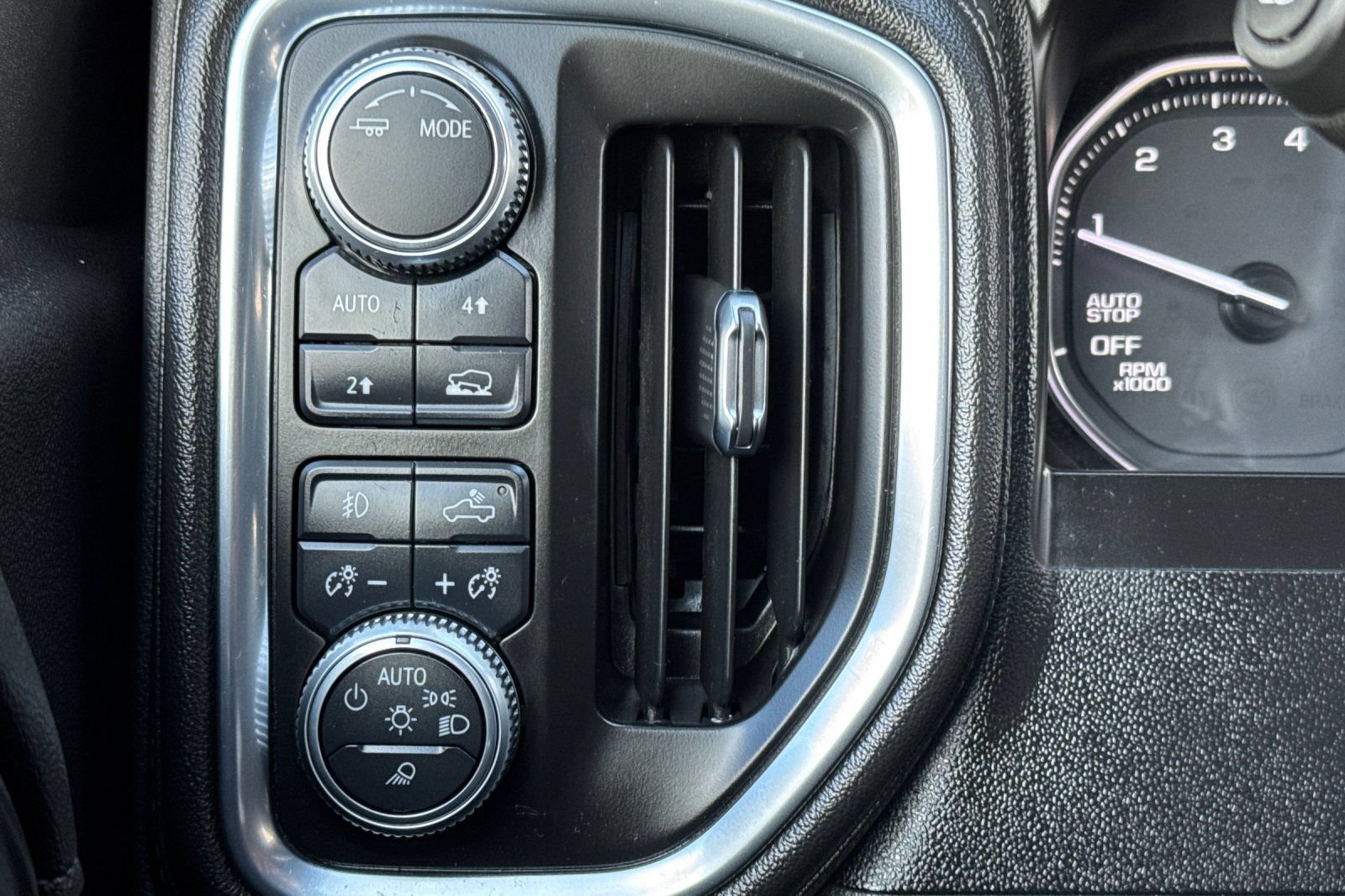 Used 2020 GMC Sierra 1500 SLT w/ SLT Premium Plus Package AWD/4WD image 41