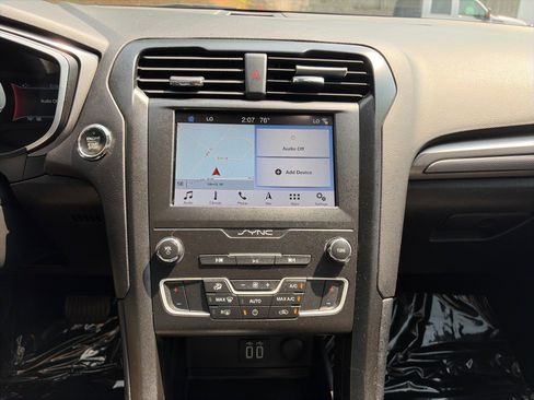 Used 2019 Ford Fusion SE w/ Equipment Group 151A FWD image 21
