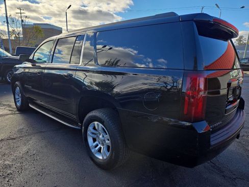 Used 2020 Chevrolet Suburban LT image 9