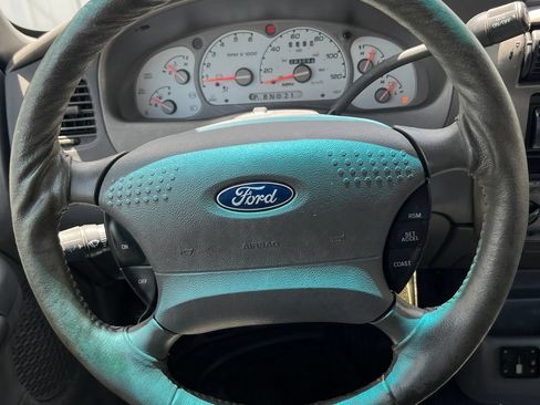 Used 2001 Ford Explorer Sport Trac 2WD image 19