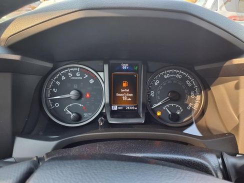 Used 2023 Toyota Tacoma TRD Sport w/ Technology Package image 20