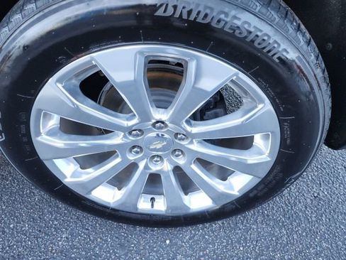 Used 2021 Chevrolet Tahoe Premier w/ Premium Package image 10