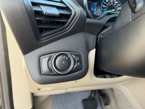 Used 2016 Ford C-MAX Energi SEL w/ Equipment Group 302A FWD image 12