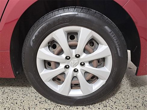 Used 2022 Toyota Corolla LE image 8