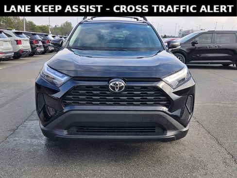 Used 2022 Toyota RAV4 XLE image 2