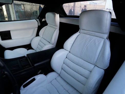 Used 1992 Chevrolet Corvette Convertible image 17