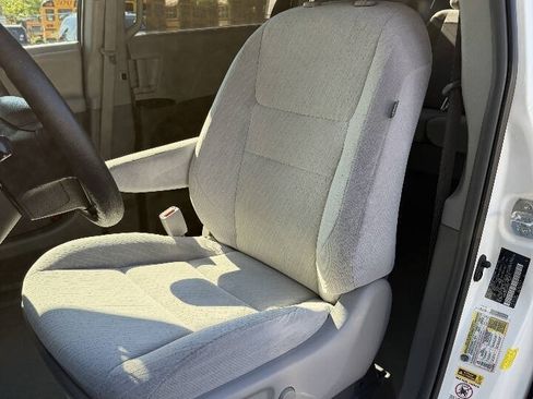 Used 2016 Toyota Sienna LE FWD image 31