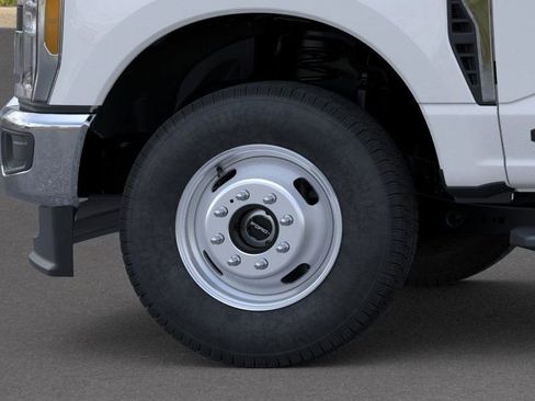 New 2026 Ford F350 XL w/ XL Chrome Package image 19